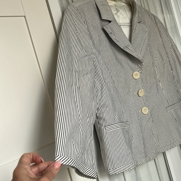 Hobbs Navy and white striped blazer - Picture 4 of 8